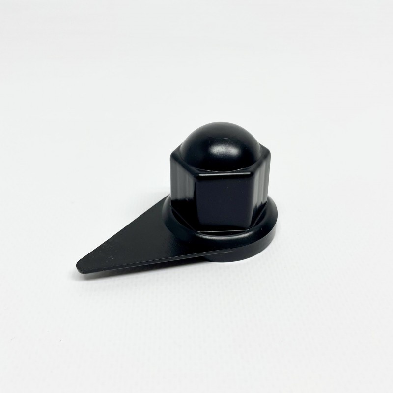Колпачок на колесную гайку 27 "Стрелка" пластиковый черного цвета