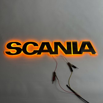 Буквы эмблема с подсветкой на капот SCANIA желтый