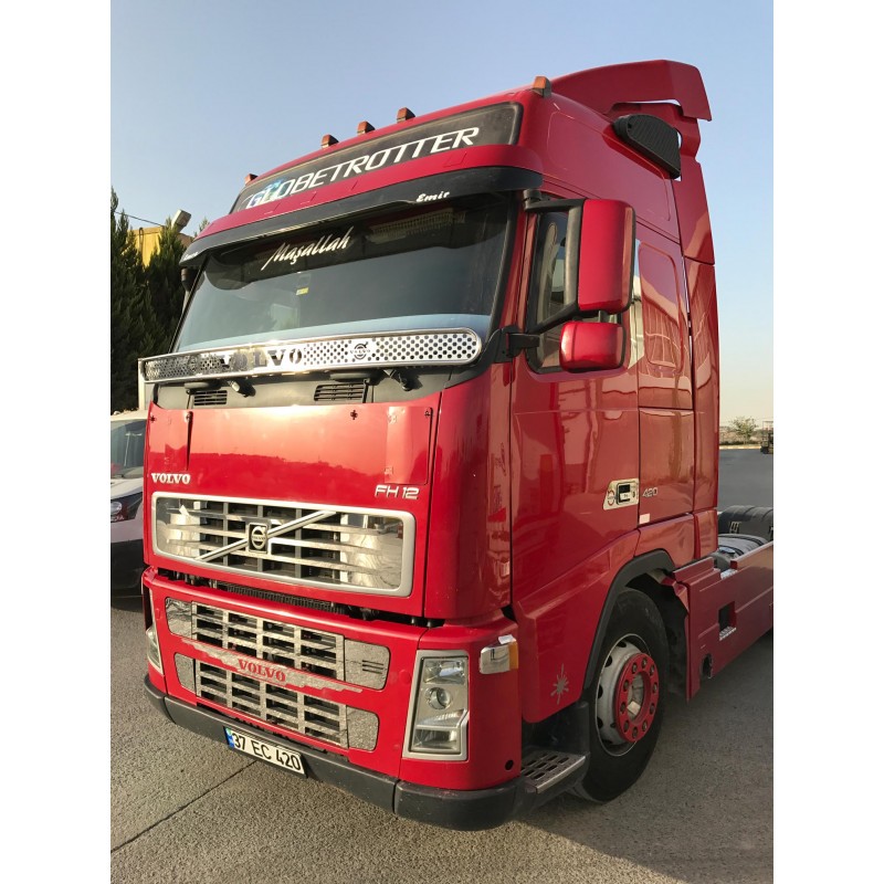 Накладка Мухобойка под лобовое стекло Volvo FH12/FH13 нержавеющая сталь Накладка Мухобойка под лобовое стекло Volvo FH12/FH13 нержавеющая сталь