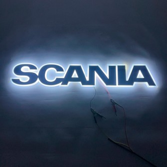 Буквы эмблема с подсветкой на капот SCANIA белые